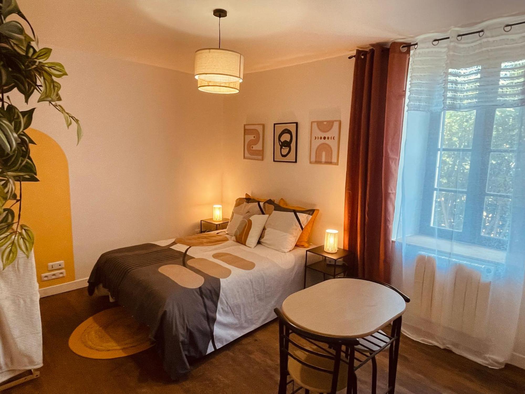 Appartement Le Romelia - Wifi Fibre - Calme - Parking à Angoulême Extérieur photo